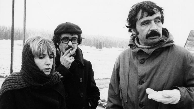 Alain Tanner, Bulle Ogier et Jacques Denis sur le tournage de La Salamandre (1969) © Filmograph – Alain Tanner. Collection Cinémathèque suisse